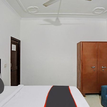 Collection O Mayank Guest House Near Iskcon Temple Noida Kālkāji Devi Esterno foto