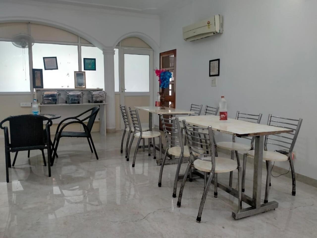 Collection O Mayank Guest House Near Iskcon Temple Noida Kālkāji Devi Esterno foto