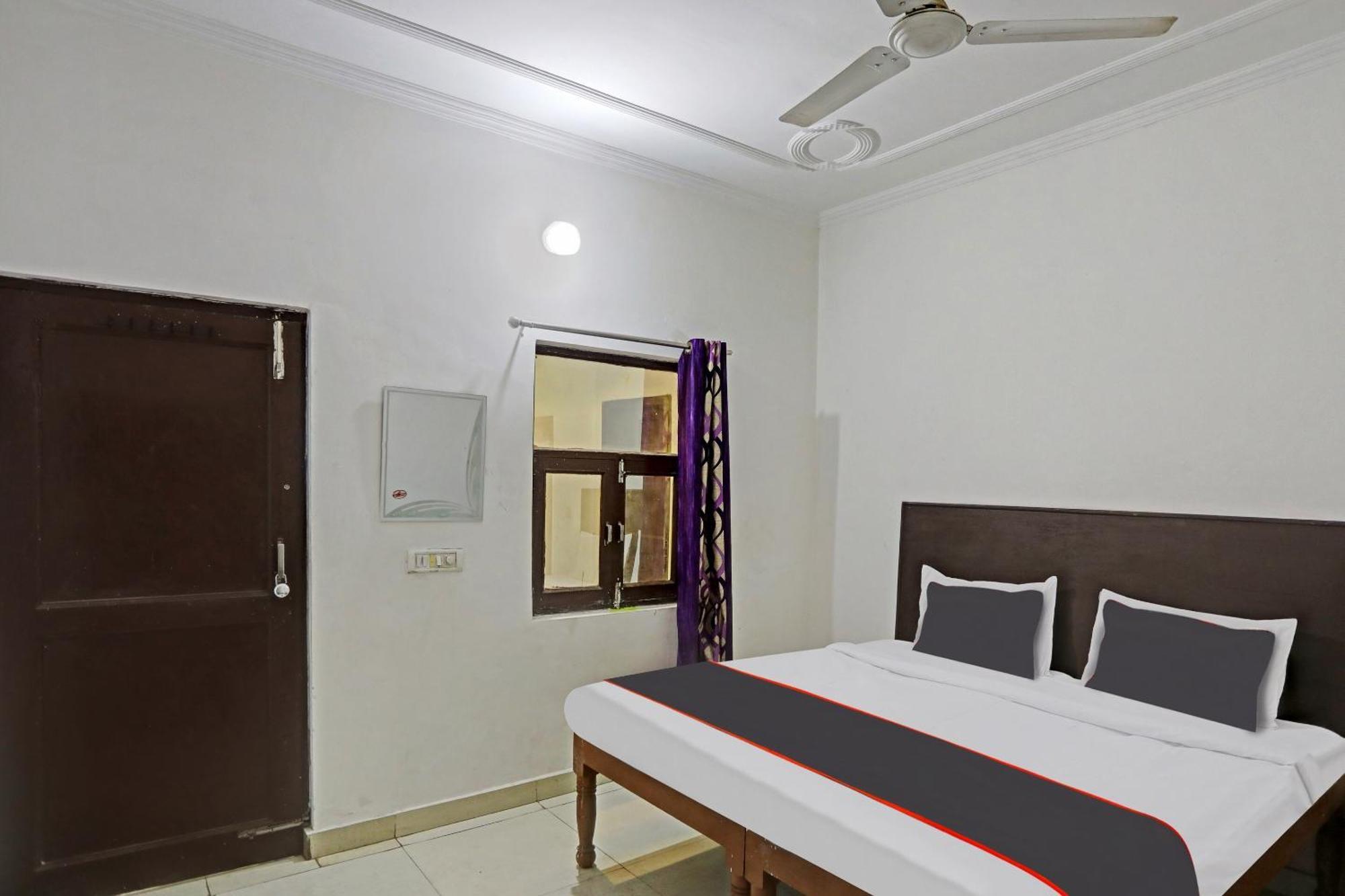 Collection O Mayank Guest House Near Iskcon Temple Noida Kālkāji Devi Esterno foto